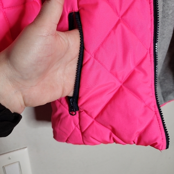 Oshkosh hot pink puffy coat. Girls size 7. - Picture 5 of 16